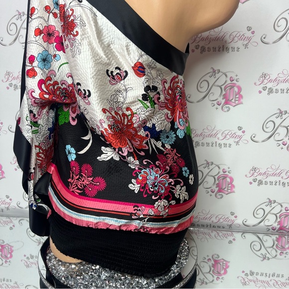 Bebe silk one shoulder bat wing scarf sleeved top shiny metallic multicolor - Picture 6 of 16